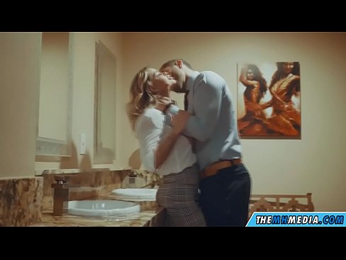 ❤️ Xa i-blonde ene-busty ikuhenda kwindlu yangasese yoluntu Amanyala kumanyala xh.zoomporno.ru ❌❤